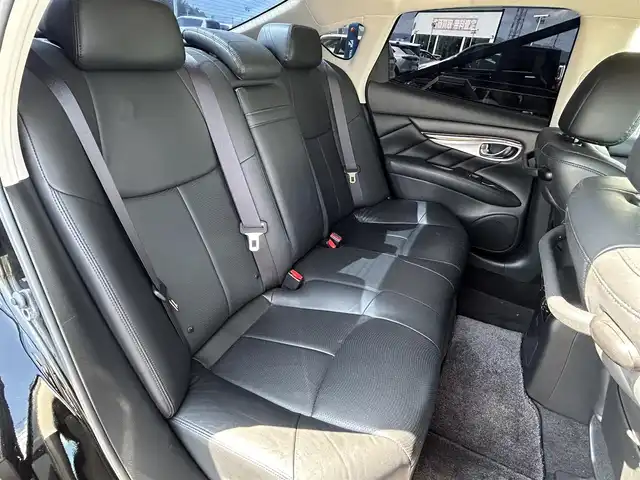 日産 フーガ 250GT 佐賀県 2015(平27)年 8.4万km スーパーブラック /エマージェンシーブレーキ//BCI後退時衝突防止支援システム//DCA:インテリジェントペダル//LDP:車線逸脱防止支援システム//BSI:後側方車両衝突防止支援システム//LDW：車線逸脱警報//BSW：後側方車両検知警報//追従型クルーズコントロール//純正MOPナビ//アラウンドビューカメラー//フルセグTV/DVD/CD/MSV//Bluetooth/USB//ブラックレザーシート//D・N席パワーシート//D席メモリー機能付き//シートヒーター//ベンチレーション//助手席オットマン//スマートキー//スペアキー//取扱説明書//新車保証書
