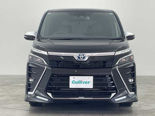 トヨタ ヴォクシー ハイブリッド ZS 煌Ⅲ 群馬県 2020(令2)年 5.9万km ブラック ＴＲＤフルエアロ　アルパイン１１型ナビ　ＨＤＭＩ　フルセグ　バックカメラ　両側電動スライドドア　シートヒーター　衝突被害軽減ブレーキ　クルーズコントロール　前後ドラレコ　ＥＴＣ　ＬＥＤ　スマートキー
