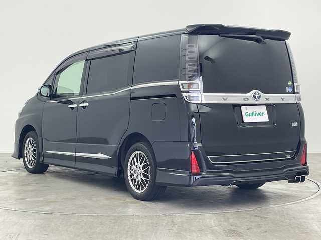 トヨタ ヴォクシー ハイブリッド ZS 煌Ⅲ 群馬県 2020(令2)年 5.9万km ブラック ＴＲＤフルエアロ　アルパイン１１型ナビ　ＨＤＭＩ　フルセグ　バックカメラ　両側電動スライドドア　シートヒーター　衝突被害軽減ブレーキ　クルーズコントロール　前後ドラレコ　ＥＴＣ　ＬＥＤ　スマートキー