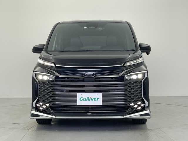 トヨタ ヴォクシー ハイブリッド S－Z 愛知県 2022(令4)年 1.3万km アティチュードブラックマイカ 純正10.5インチディスプレイオーディオ/ナビ・テレビ機能/純正フリップダウンモニター/両側パワースライドドア/GRグリル/三眼LEDヘッドライト/純正17インチAW/ETC2.0/HDMIポート/シートヒーター/レーダークルーズ