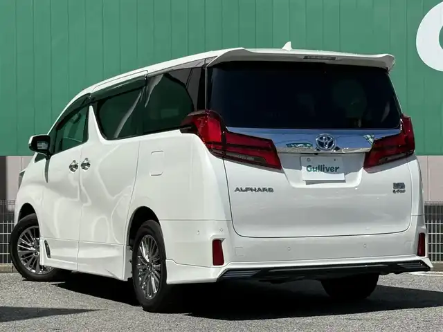 トヨタ アルファードハイブリット SR Cパッケージ 千葉県 2022(令4)年 6万km ホワイトパールクリスタルシャイン 純正10.5インチメモリーナビ/JBLプレミアムサウンド/フルセグTV/CD/DVD/BT/USB/HDMI/TRDフルエアロ/パノラミックビューモニター/フリップダウンモニター/レーダークルーズコントロール/パワーバックドア/両側パワースライドドア/黒革シート/1列目2列目パワーシート/D/N席シートヒーター/エアシート/パーキングアシスト/デジタルインナーミラー/ステアリングヒーター/ブラインドスポットモニター/トヨタセーフティセンス