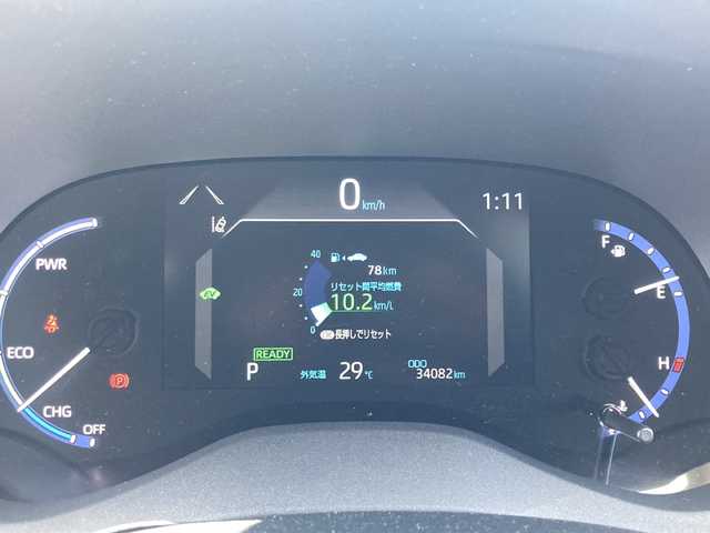 トヨタ ヤリスクロス ハイブリッド Z 岐阜県 2022(令4)年 3.4万km ブラックマイカ 登録時走行距離34082km/純正ディスプレイオーディオナビキッド付き/バックカメラ/ハーフレザーシート/シートヒーター/パワーシート/ステアリングヒーター/純正フロアマット/純正アルミホイール/ＵＳＢ/ＥＴＣ/Ｂｌｕｅｔｏｏｔｈ/typeC/禁煙車/プッシュスタート/スマートキー/電動格納ミラー/オートブレーキホールド/ABS/横滑り防止装置/コーナーセンサー/レーンキープアシスト/盗難防止装置/オートライト/オートマチックハイビーム/LEDヘッドライト/エアバッグ/衝突被害軽減システム