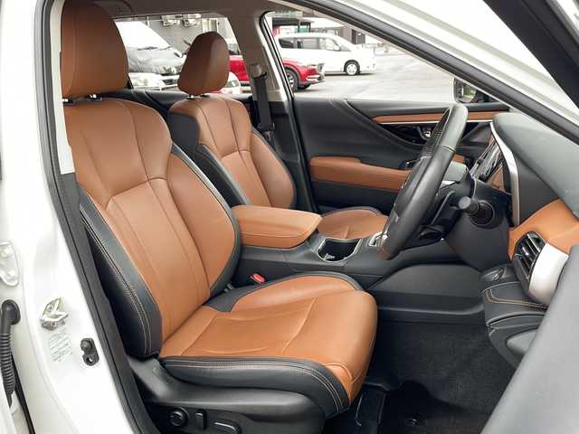 スバル アウトバック リミテッドEX 道北・旭川 2021(令3)年 3.8万km クリスタルホワイトP /4WD//ワンオーナー//禁煙車//12.3インチフル液晶メーター純正ナビ//USB/Applecarplay/BT//フロント/サイド/バックカメラ//アイサイト//プリクラッシュブレーキ//レーンキープ//誤発信抑制//コーナーセンサー//ドライバーモニタリングシステム//アイドリングストップ//パドルシフト//革シート//運転席メモリシート//前席パワーシート//全席シートヒーター//ステアリングヒーター//パワーバックドア//ルーフレール//ドライブレコーダー//ETC//オートリトラミラー//オートライト//LEDヘッドライト//フォグライト//リアフォグ//フロントデアイサー//純正フロアマット