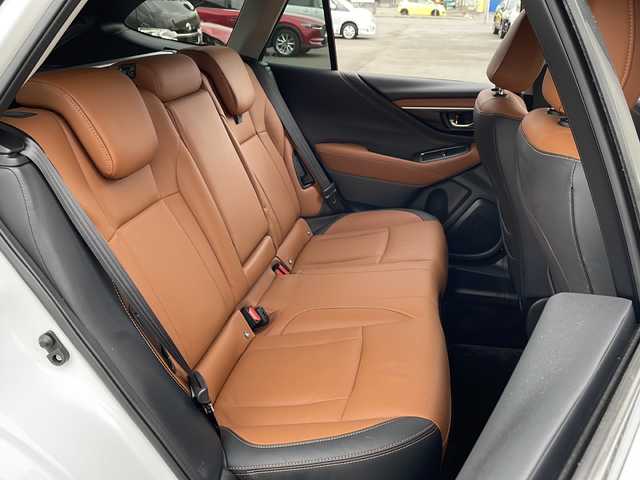 スバル アウトバック リミテッドEX 道北・旭川 2021(令3)年 3.8万km クリスタルホワイトP /4WD//ワンオーナー//禁煙車//12.3インチフル液晶メーター純正ナビ//USB/Applecarplay/BT//フロント/サイド/バックカメラ//アイサイト//プリクラッシュブレーキ//レーンキープ//誤発信抑制//コーナーセンサー//ドライバーモニタリングシステム//アイドリングストップ//パドルシフト//革シート//運転席メモリシート//前席パワーシート//全席シートヒーター//ステアリングヒーター//パワーバックドア//ルーフレール//ドライブレコーダー//ETC//オートリトラミラー//オートライト//LEDヘッドライト//フォグライト//リアフォグ//フロントデアイサー//純正フロアマット