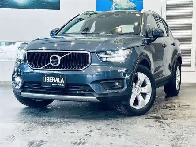 ボルボ ボルボ ＸＣ４０ B4 モメンタム 大阪府 2021(令3)年 2.2万km デニムブルーメタリック ワンオーナー/ACC/純正ナビ/TV/360度カメラ/applecarplay/純正18インチAW/LEDヘッドライト/電動リアゲート/BLIS/ルーフレール/パワーシート/Dシートメモリ/シートヒーター/ステアリングヒーター/ETC/ドラレコ