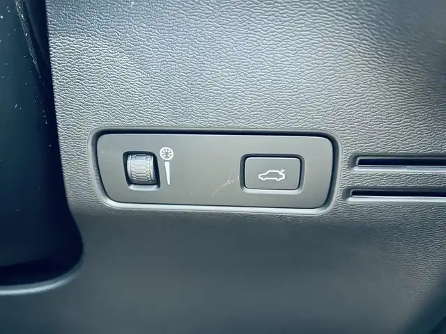 ボルボ ボルボ ＸＣ４０ B4 モメンタム 大阪府 2021(令3)年 2.2万km デニムブルーメタリック ワンオーナー/ACC/純正ナビ/TV/360度カメラ/applecarplay/純正18インチAW/LEDヘッドライト/電動リアゲート/BLIS/ルーフレール/パワーシート/Dシートメモリ/シートヒーター/ステアリングヒーター/ETC/ドラレコ