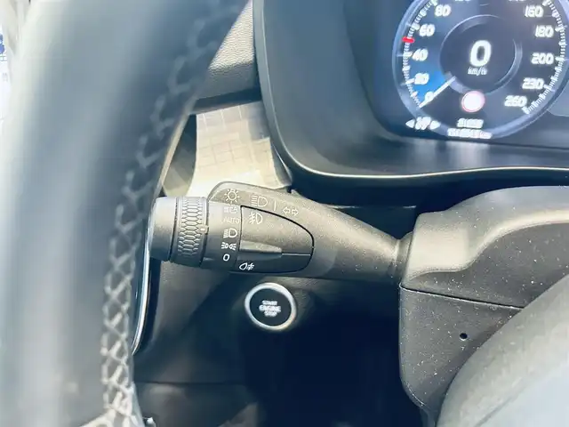 ボルボ ボルボ ＸＣ４０ B4 モメンタム 大阪府 2021(令3)年 2.2万km デニムブルーメタリック ワンオーナー/ACC/純正ナビ/TV/360度カメラ/applecarplay/純正18インチAW/LEDヘッドライト/電動リアゲート/BLIS/ルーフレール/パワーシート/Dシートメモリ/シートヒーター/ステアリングヒーター/ETC/ドラレコ