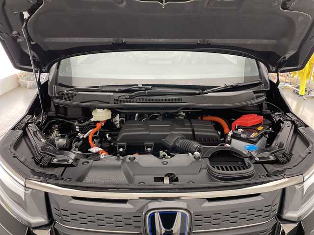 ホンダ ステップワゴン スパーダ eHEV 長野県 2025(令7)年 0.1千km クリスタルブラックパール 届出済未使用車/純正メモリナビ&フルセグTV&CD&DVD&USB&BT/ホンダセンシング/アダプティブクルーズコントロール/レーンキープアシスト/衝突軽減ブレーキ/ブラインドスポットインフォメーション/クリアランスソナー/標識認識表示/両側パワースライドドア/パワーバックドア/ハーフレザーシート/前席シートヒーター/ステアリングスイッチ/パドルシフト/2列目オットマン/2列目サンシェード/バックカメラ/LEDヘッドライト/オートライト/フロントフォグランプ/電動格納ミラー/ウィンカーミラー/電動ホールド/ブレーキホールド/純正16インチAW装着/プッシュスタート/スマートキー/スペアキー1本/取扱説明書/新車保証書
