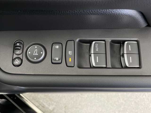 ホンダ ステップワゴン スパーダ eHEV 長野県 2025(令7)年 0.1千km クリスタルブラックパール 届出済未使用車/純正メモリナビ&フルセグTV&CD&DVD&USB&BT/ホンダセンシング/アダプティブクルーズコントロール/レーンキープアシスト/衝突軽減ブレーキ/ブラインドスポットインフォメーション/クリアランスソナー/標識認識表示/両側パワースライドドア/パワーバックドア/ハーフレザーシート/前席シートヒーター/ステアリングスイッチ/パドルシフト/2列目オットマン/2列目サンシェード/バックカメラ/LEDヘッドライト/オートライト/フロントフォグランプ/電動格納ミラー/ウィンカーミラー/電動ホールド/ブレーキホールド/純正16インチAW装着/プッシュスタート/スマートキー/スペアキー1本/取扱説明書/新車保証書