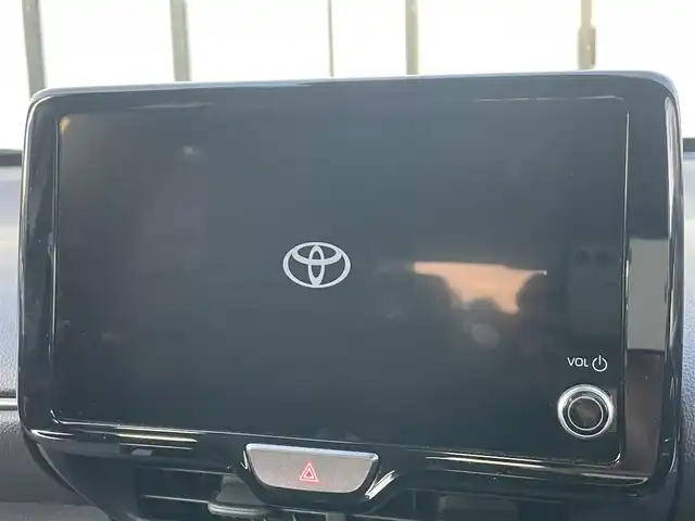 トヨタ ヤリスクロス ハイブリッド Z 大阪府 2024(令6)年 2.3万km プラチナホワイトパールマイカ 純正ナビ/・BT/USB/HDMI//・フルセグTV/Mira Cast/パノラミックビューモニター/シートヒーター/ステアリングヒーター/D席パワーシート/パワーバックドア/前後ドライブレコーダー/クルーズコントロール/衝突軽減システム/前後コーナーセンサー/ビルトインETC/BSM/LEDヘッドライト/純正18AW/フロアマット/スペアキー/取説