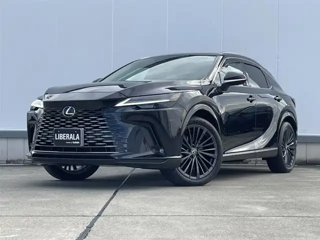 レクサス ＲＸ 350h バージョンL 東京都 2024(令6)年 2.1万km グラファイトブラックガラスフレーク サンルーフ/純正ナビ（フルセグTV・Bluetooth・HDMI）/アダプティブクルーズコントロール/パーキングアシスト/全方位カメラ/BSM/ワイヤレス充電器/ビルトインETC2.0/前席パワーシート/前席シートヒーター/前席エアシート/ステアリングヒーター/ヘッドアップディスプレイ/電動リアゲート/ハーフレザーシート/コーナーセンサー/横滑り防止装置/衝突軽減ブレーキ/レーンキープアシスト/純正フロアマット/LEDオートライト/スマートキー/プッシュスタート