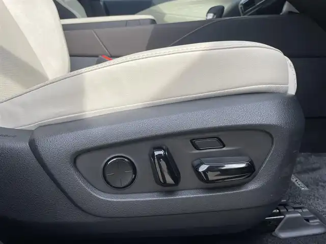 レクサス ＲＸ 350h バージョンL 東京都 2024(令6)年 2.1万km グラファイトブラックガラスフレーク サンルーフ/純正ナビ（フルセグTV・Bluetooth・HDMI）/アダプティブクルーズコントロール/パーキングアシスト/全方位カメラ/BSM/ワイヤレス充電器/ビルトインETC2.0/前席パワーシート/前席シートヒーター/前席エアシート/ステアリングヒーター/ヘッドアップディスプレイ/電動リアゲート/ハーフレザーシート/コーナーセンサー/横滑り防止装置/衝突軽減ブレーキ/レーンキープアシスト/純正フロアマット/LEDオートライト/スマートキー/プッシュスタート