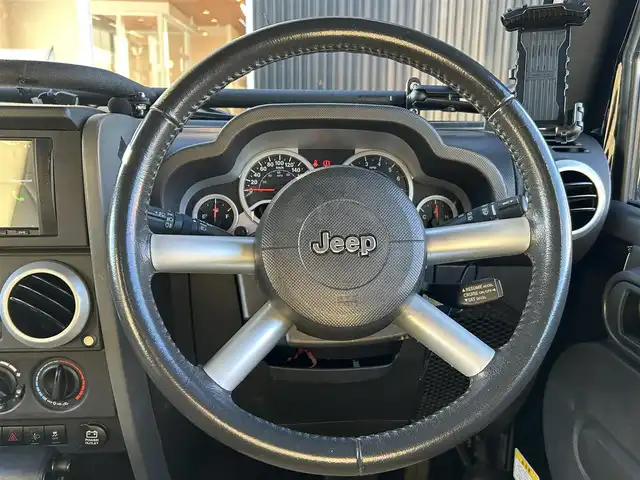 クライスラー・ジープ ジープ ラングラー アンリミテッド スポーツ4AT 福岡県 2010(平22)年 12.1万km 黒 All-Terrainタイヤ/社外オーディオ/ATOTO/Bluetooth/XRC/TERAFLEX/リフトアップ/Bカメラ/サイドカメラ/ETC/純正フロアマット/純正18インチAW/社外LEDライト/保証書/取扱説明書/リモコンキー