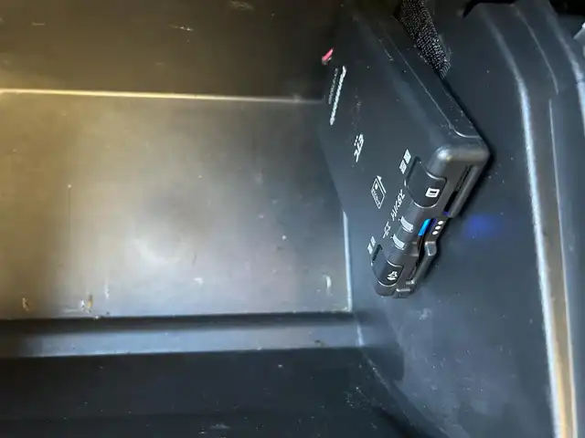 クライスラー・ジープ ジープ ラングラー アンリミテッド スポーツ4AT 福岡県 2010(平22)年 12.1万km 黒 All-Terrainタイヤ/社外オーディオ/ATOTO/Bluetooth/XRC/TERAFLEX/リフトアップ/Bカメラ/サイドカメラ/ETC/純正フロアマット/純正18インチAW/社外LEDライト/保証書/取扱説明書/リモコンキー