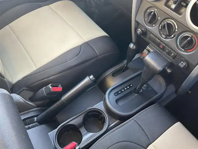 クライスラー・ジープ ジープ ラングラー アンリミテッド スポーツ4AT 福岡県 2010(平22)年 12.1万km 黒 All-Terrainタイヤ/社外オーディオ/ATOTO/Bluetooth/XRC/TERAFLEX/リフトアップ/Bカメラ/サイドカメラ/ETC/純正フロアマット/純正18インチAW/社外LEDライト/保証書/取扱説明書/リモコンキー