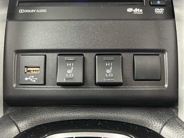 トヨタ カローラ クロス ハイブリッド Z 三重県 2022(令4)年 3.5万km プラチナホワイトパールマイカ /禁煙車//純正9インチディスプレイオーディオ//純正OP DVDデッキ//バックカメラ//オートAC//DN席シートヒーター//D席パワーシート//ハーフレザーシート//電子サイドブレーキ//ブレーキオートホールド//パノラマルーフ//100V充電//4WD//トヨタセーフティセンス//PCS//LTA//PKSB//RSA//前後クリアランスソナー//革巻きステアリング//ステアリングスイッチ//レーダークルーズコントロール//オートハイビーム//純正ビルトインETC2.0//社外前後ドライブレコーダー//LED//フォグ