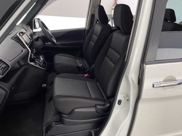 日産 セレナ e－パワー ハイウェイスター V 宮崎県 2020(令2)年 5万km ブリリアントホワイトパール プロパイロット/エマージェンシーブレーキ/LDW（車線逸脱警報）/LDP（車線逸脱防止支援）/BSW（後側方車両検知警報）/BSI（後側衝突防止支援）/速度標識表示/道路標識表示/コーナーセンサー/純正７インチナビ/フルセグTV/CD/DVD/Bluetooth/社外フリップダウンモニター/アラウンドビューモニター/両側パワースライドドア/ハンズフリーオートスライドドア/ビルトインETC/純正16インチAW/取扱説明書/ナビ取扱説明書