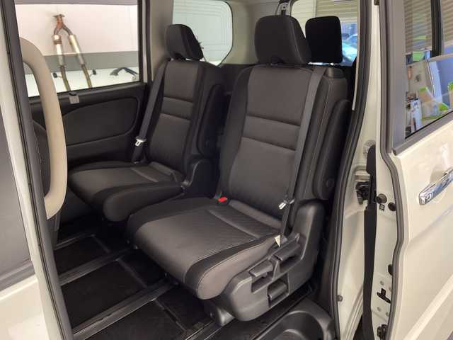 日産 セレナ e－パワー ハイウェイスター V 宮崎県 2020(令2)年 5万km ブリリアントホワイトパール プロパイロット/エマージェンシーブレーキ/LDW（車線逸脱警報）/LDP（車線逸脱防止支援）/BSW（後側方車両検知警報）/BSI（後側衝突防止支援）/速度標識表示/道路標識表示/コーナーセンサー/純正７インチナビ/フルセグTV/CD/DVD/Bluetooth/社外フリップダウンモニター/アラウンドビューモニター/両側パワースライドドア/ハンズフリーオートスライドドア/ビルトインETC/純正16インチAW/取扱説明書/ナビ取扱説明書