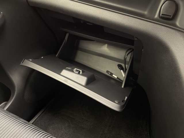 日産 セレナ e－パワー ハイウェイスター V 宮崎県 2020(令2)年 5万km ブリリアントホワイトパール プロパイロット/エマージェンシーブレーキ/LDW（車線逸脱警報）/LDP（車線逸脱防止支援）/BSW（後側方車両検知警報）/BSI（後側衝突防止支援）/速度標識表示/道路標識表示/コーナーセンサー/純正７インチナビ/フルセグTV/CD/DVD/Bluetooth/社外フリップダウンモニター/アラウンドビューモニター/両側パワースライドドア/ハンズフリーオートスライドドア/ビルトインETC/純正16インチAW/取扱説明書/ナビ取扱説明書