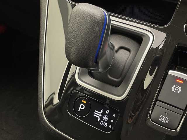 日産 セレナ e－パワー ハイウェイスター V 宮崎県 2020(令2)年 5万km ブリリアントホワイトパール プロパイロット/エマージェンシーブレーキ/LDW（車線逸脱警報）/LDP（車線逸脱防止支援）/BSW（後側方車両検知警報）/BSI（後側衝突防止支援）/速度標識表示/道路標識表示/コーナーセンサー/純正７インチナビ/フルセグTV/CD/DVD/Bluetooth/社外フリップダウンモニター/アラウンドビューモニター/両側パワースライドドア/ハンズフリーオートスライドドア/ビルトインETC/純正16インチAW/取扱説明書/ナビ取扱説明書