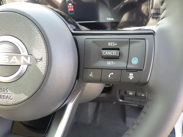 日産 セレナ e－パワー ハイウェイスター V 千葉県 2025(令7)年 0.1千km プリズムホワイト e-POWER ハイウエイスターV ヘッドランプ オートレベライザー+アダプティブLEDヘッドライトシステム+インテリジェント アラウンドビューモニター（移動物 検知機能付）+インテリジェント ルームミラー+アドバンスドドライブアシストディスプレイ（12.3インチカラーディスプレイ）+統合型インターフェースディスプレイ+ワイヤレス充電器+6スピーカー+NissanConnectナビゲーションシステム（地デジ内蔵）+車載通信ユニット（TCU［Telematics Control Unit］）+ETC2.0ユニット（ビルトインタイプ）+ドライブレコーダー（前後セット）+プロパイロット（ナビリンク機能付）+プロパイロット緊急停止支援システム（SOSコール機能付）+SOSコール（488/400円）後席専用モニターHDMI NissanConnectナビ付車用(125400円)/エマージェンシーブレーキ/プロパイロット/インテリジェントクルーズコントロール/ハンズフリー両側パワースライドドア/純正コネクトナビ/地デジTV/【Bluetooth接続】/アラウンドビューモニター/フリップダウンモニター/ワイヤレス充電/ドライブレコーダー/革巻きステアリング/ステアリングスイッチ/ETC（2.0）/LEDヘッドライト/インテリジェントキー