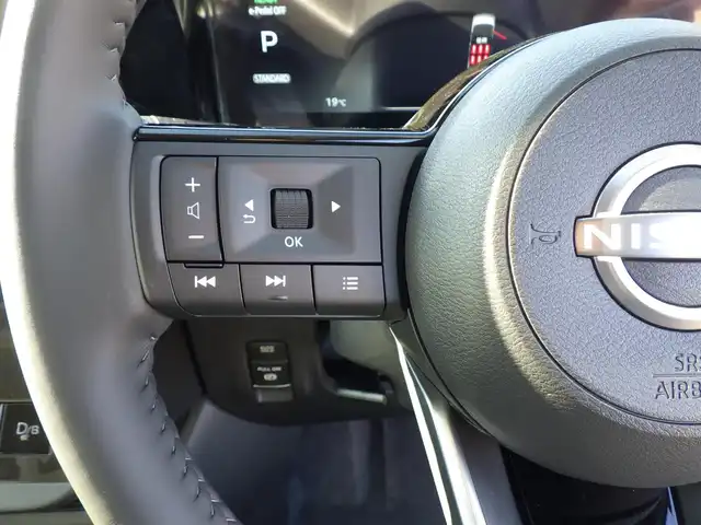日産 セレナ e－パワー ハイウェイスター V 千葉県 2025(令7)年 0.1千km プリズムホワイト e-POWER ハイウエイスターV ヘッドランプ オートレベライザー+アダプティブLEDヘッドライトシステム+インテリジェント アラウンドビューモニター（移動物 検知機能付）+インテリジェント ルームミラー+アドバンスドドライブアシストディスプレイ（12.3インチカラーディスプレイ）+統合型インターフェースディスプレイ+ワイヤレス充電器+6スピーカー+NissanConnectナビゲーションシステム（地デジ内蔵）+車載通信ユニット（TCU［Telematics Control Unit］）+ETC2.0ユニット（ビルトインタイプ）+ドライブレコーダー（前後セット）+プロパイロット（ナビリンク機能付）+プロパイロット緊急停止支援システム（SOSコール機能付）+SOSコール（488/400円）後席専用モニターHDMI NissanConnectナビ付車用(125400円)/エマージェンシーブレーキ/プロパイロット/インテリジェントクルーズコントロール/ハンズフリー両側パワースライドドア/純正コネクトナビ/地デジTV/【Bluetooth接続】/アラウンドビューモニター/フリップダウンモニター/ワイヤレス充電/ドライブレコーダー/革巻きステアリング/ステアリングスイッチ/ETC（2.0）/LEDヘッドライト/インテリジェントキー