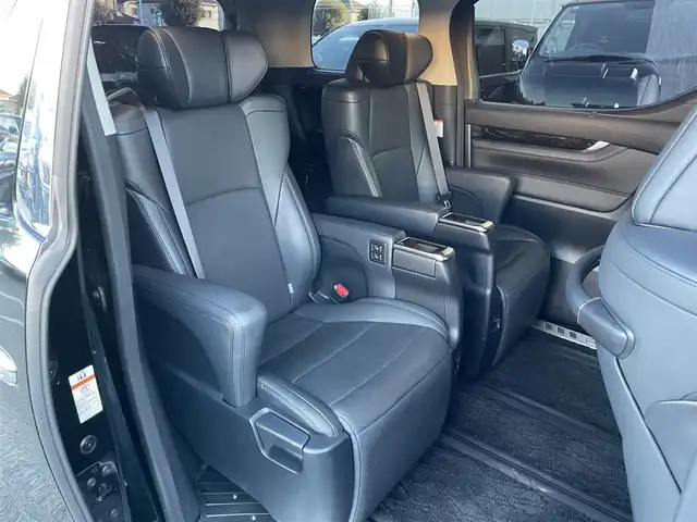 トヨタ アルファード S Cパッケージ 東京都 2015(平27)年 3.3万km ブラック メーカーナビ　/後席モニター　/サンルーフ　/全周囲カメラ　/ＪＢＬサウンド　/電動リアゲート　/両側電動ドア　/ＯＰ革シート　/シート・ハンドルヒーター　/クルコン　/ＡＣ１００Ｖ　/寒冷地仕様　/純正１８インチＡＷ　/ローダウン/禁煙