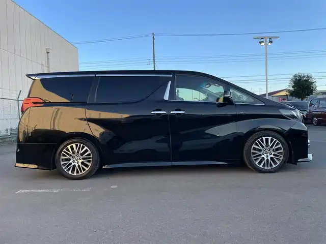 トヨタ アルファード S Cパッケージ 東京都 2015(平27)年 3.3万km ブラック メーカーナビ　/後席モニター　/サンルーフ　/全周囲カメラ　/ＪＢＬサウンド　/電動リアゲート　/両側電動ドア　/ＯＰ革シート　/シート・ハンドルヒーター　/クルコン　/ＡＣ１００Ｖ　/寒冷地仕様　/純正１８インチＡＷ　/ローダウン/禁煙