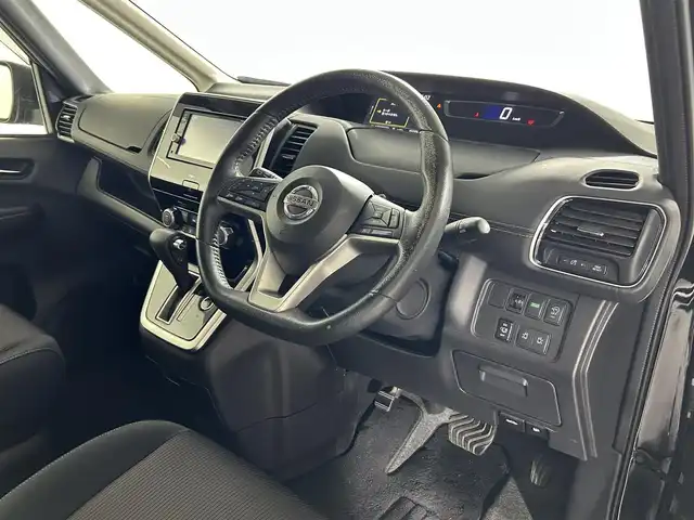 日産 セレナ ハイウェイスター 佐賀県 2016(平28)年 6.4万km ダイヤモンドブラック 純正7インチナビ/フルセグTV/CD/DVD/Bluetooth/全方位カメラ　/衝突被害軽減システム/クルーズコントロール/横滑り防止装置/標識検知機能/自動駐車システム/クリアランスソナー/前方ドライブレコーダー/両側パワースライドドア/ハンズフリースライドドア/後席サンシェード/シートバックテーブル/ISOFIX対応シート/カーテンエアバック/純正フロアマット/純正ドアバイザー/純正16インチアルミホイール/プッシュスタート/スマートキー/スペアキー×１/電動格納ミラー