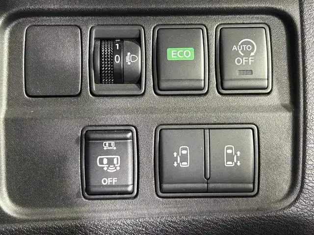 日産 セレナ ハイウェイスター 佐賀県 2016(平28)年 6.4万km ダイヤモンドブラック 純正7インチナビ/フルセグTV/CD/DVD/Bluetooth/全方位カメラ　/衝突被害軽減システム/クルーズコントロール/横滑り防止装置/標識検知機能/自動駐車システム/クリアランスソナー/前方ドライブレコーダー/両側パワースライドドア/ハンズフリースライドドア/後席サンシェード/シートバックテーブル/ISOFIX対応シート/カーテンエアバック/純正フロアマット/純正ドアバイザー/純正16インチアルミホイール/プッシュスタート/スマートキー/スペアキー×１/電動格納ミラー