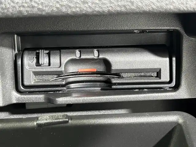 日産 セレナ ハイウェイスター 佐賀県 2016(平28)年 6.4万km ダイヤモンドブラック 純正7インチナビ/フルセグTV/CD/DVD/Bluetooth/全方位カメラ　/衝突被害軽減システム/クルーズコントロール/横滑り防止装置/標識検知機能/自動駐車システム/クリアランスソナー/前方ドライブレコーダー/両側パワースライドドア/ハンズフリースライドドア/後席サンシェード/シートバックテーブル/ISOFIX対応シート/カーテンエアバック/純正フロアマット/純正ドアバイザー/純正16インチアルミホイール/プッシュスタート/スマートキー/スペアキー×１/電動格納ミラー