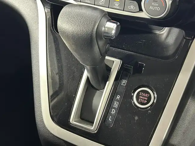 日産 セレナ ハイウェイスター 佐賀県 2016(平28)年 6.4万km ダイヤモンドブラック 純正7インチナビ/フルセグTV/CD/DVD/Bluetooth/全方位カメラ　/衝突被害軽減システム/クルーズコントロール/横滑り防止装置/標識検知機能/自動駐車システム/クリアランスソナー/前方ドライブレコーダー/両側パワースライドドア/ハンズフリースライドドア/後席サンシェード/シートバックテーブル/ISOFIX対応シート/カーテンエアバック/純正フロアマット/純正ドアバイザー/純正16インチアルミホイール/プッシュスタート/スマートキー/スペアキー×１/電動格納ミラー