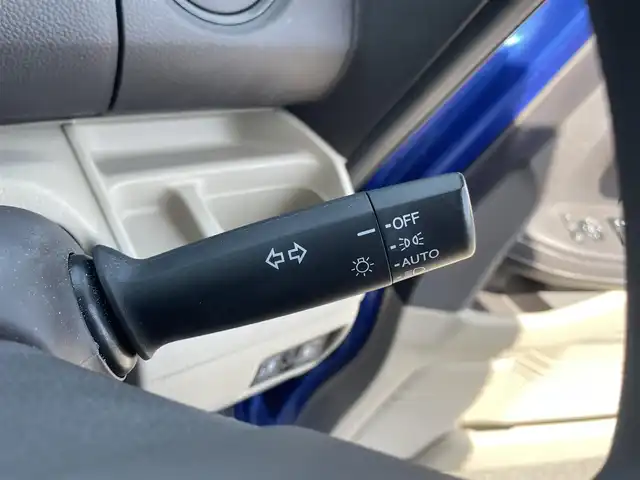 ホンダ Ｎ ＢＯＸ G L ホンダセンシング 愛媛県 2020(令2)年 2.5万km ブリリアントスポーティブルーメタリック2トーン 社外ナビ（Bluetooth/SD/CD/フルセグTV)/バックカメラ/ETC/前方ドライブレコーダー/純正フロアマット/ドアバイザー/LEDヘッドライト/オートマチックハイビーム/オートライト/Honda SENSING/衝突軽減ブレーキ（CMBS）/誤発進抑制機能/歩行者事故低減ステアリング/路外逸脱抑制機能/渋滞追従機能付アダプティブクルーズコントロール（ACC）/車線維持支援システム（LKAS）/先行車発進お知らせ機能/標識認識機能/後方誤発進抑制機能/スマートキー/ステアリングスイッチ