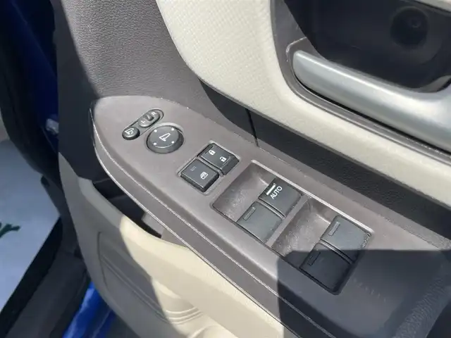 ホンダ Ｎ ＢＯＸ G L ホンダセンシング 愛媛県 2020(令2)年 2.5万km ブリリアントスポーティブルーメタリック2トーン 社外ナビ（Bluetooth/SD/CD/フルセグTV)/バックカメラ/ETC/前方ドライブレコーダー/純正フロアマット/ドアバイザー/LEDヘッドライト/オートマチックハイビーム/オートライト/Honda SENSING/衝突軽減ブレーキ（CMBS）/誤発進抑制機能/歩行者事故低減ステアリング/路外逸脱抑制機能/渋滞追従機能付アダプティブクルーズコントロール（ACC）/車線維持支援システム（LKAS）/先行車発進お知らせ機能/標識認識機能/後方誤発進抑制機能/スマートキー/ステアリングスイッチ