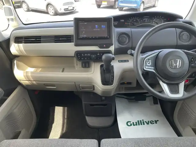 ホンダ Ｎ ＢＯＸ G L ホンダセンシング 愛媛県 2020(令2)年 2.5万km ブリリアントスポーティブルーメタリック2トーン 社外ナビ（Bluetooth/SD/CD/フルセグTV)/バックカメラ/ETC/前方ドライブレコーダー/純正フロアマット/ドアバイザー/LEDヘッドライト/オートマチックハイビーム/オートライト/Honda SENSING/衝突軽減ブレーキ（CMBS）/誤発進抑制機能/歩行者事故低減ステアリング/路外逸脱抑制機能/渋滞追従機能付アダプティブクルーズコントロール（ACC）/車線維持支援システム（LKAS）/先行車発進お知らせ機能/標識認識機能/後方誤発進抑制機能/スマートキー/ステアリングスイッチ