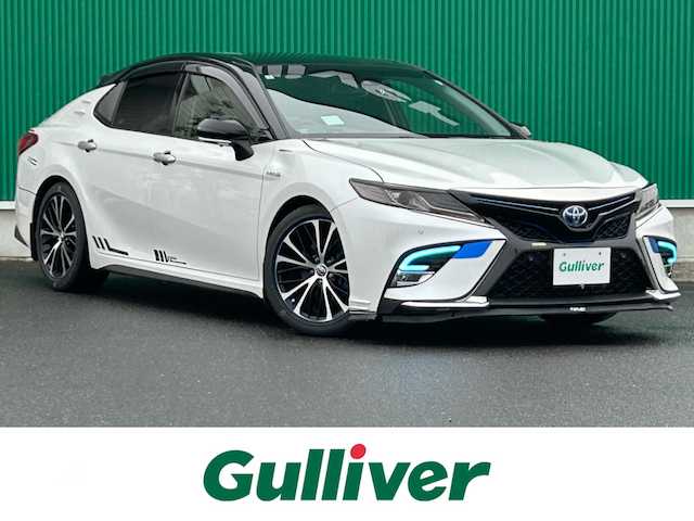トヨタ カムリ WS 宮城県 2019(令1)年 1.7万km アティチュードブラックマイカ/プラチナホワイトパールマイカ ブラインドスポットモニター/ツートンカラー/・アティチュードブラックルーフ/・アティチュードブラックドアミラー/・ブラックウインドウモール/＝＝＝/セーフティセンス/・プリクラッシュセーフティ/・レーンディパーチャーアラート/・オートマチックハイビーム/・レーダークルーズコントロール/インテリジェントクリアランスソナー/アルパイン9インチナビ（X9Z）/・CD/DVD/・Bluetooth/・フルセグTV/バックカメラ/ビルトインETC/ドライブレコーダー/ハーフレザーシート/パワーシート/革巻きステアリング/パドルシフト/電動パーキングブレーキ/ブレーキホールド/LEDヘッドライト/フォグランプ/オートライト/スマートキー＆プッシュスタート/スペアキー1本/電動格納ミラー/純正18インチAW/社外ヘッドアップディスプレイ/社外テールランプ/トランクスポイラー/ローダウンサス/フロアマット/ドアバイザー/W/サイド/カーテン/ニーエアバッグ/取扱説明書/保証書
