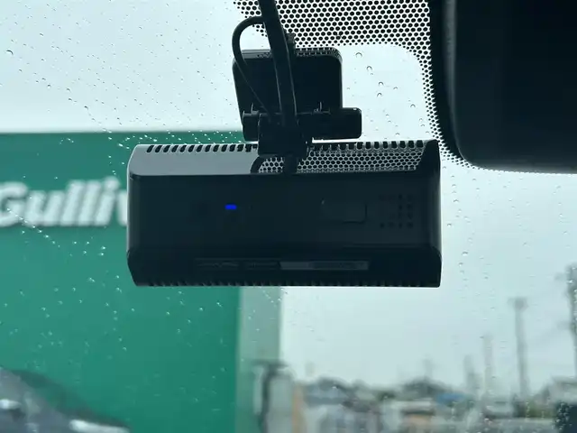トヨタ カムリ WS 宮城県 2019(令1)年 1.7万km アティチュードブラックマイカ/プラチナホワイトパールマイカ ブラインドスポットモニター/ツートンカラー/・アティチュードブラックルーフ/・アティチュードブラックドアミラー/・ブラックウインドウモール/＝＝＝/セーフティセンス/・プリクラッシュセーフティ/・レーンディパーチャーアラート/・オートマチックハイビーム/・レーダークルーズコントロール/インテリジェントクリアランスソナー/アルパイン9インチナビ（X9Z）/・CD/DVD/・Bluetooth/・フルセグTV/バックカメラ/ビルトインETC/ドライブレコーダー/ハーフレザーシート/パワーシート/革巻きステアリング/パドルシフト/電動パーキングブレーキ/ブレーキホールド/LEDヘッドライト/フォグランプ/オートライト/スマートキー＆プッシュスタート/スペアキー1本/電動格納ミラー/純正18インチAW/社外ヘッドアップディスプレイ/社外テールランプ/トランクスポイラー/ローダウンサス/フロアマット/ドアバイザー/W/サイド/カーテン/ニーエアバッグ/取扱説明書/保証書