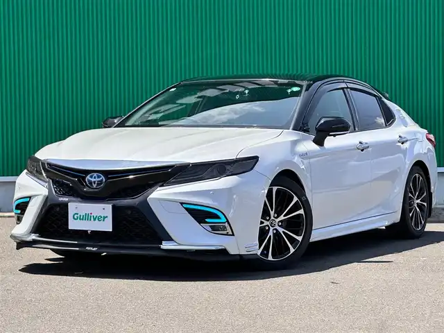 トヨタ カムリ WS 宮城県 2019(令1)年 1.7万km アティチュードブラックマイカ/プラチナホワイトパールマイカ 登録時16615km/ブラインドスポットモニター/ツートンカラー/・アティチュードブラックルーフ/・アティチュードブラックドアミラー/・ブラックウインドウモール/＝＝＝/セーフティセンス/・プリクラッシュセーフティ/・レーンディパーチャーアラート/・オートマチックハイビーム/・レーダークルーズコントロール/インテリジェントクリアランスソナー/アルパイン9インチナビ（X9Z）/・CD/DVD/Bluetooth/フルセグTV/バックカメラ/社外LEDテールランプ/トランクスポイラー/Tom’sローダウンサス/ビルトインETC/ドライブレコーダー/ハーフレザーシート/パワーシート/革巻きステアリング/パドルシフト/電動パーキングブレーキ/ブレーキホールド/LEDオートヘッドライト/フォグランプ/スマートキー＆プッシュスタート/スペアキー1本/純正18インチAW/ヘッドアップディスプレイ/フロアマット/ドアバイザー/W/サイド/カーテン/ニーエアバッグ/取扱説明書/保証書
