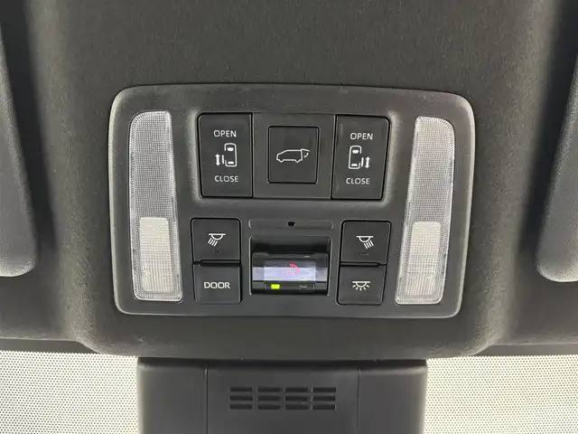 トヨタ ヴォクシー ハイブリッド S－Z 埼玉県 2024(令6)年 0.6万km スパークリングブラックパールクリスタルシャイン ワンオーナー/ディスプレイオーディオプラス/トヨタセーフティセンス/レーンディパーチャーアラート/プリクラッシュセーフティ/プロアクティブドライビングアシスト/リヤカメラディテクション/パーキングサポートブレーキ/ロードサインアシスト/ハンズフリー両側パワースライドドア/レーダークルーズコントロール/ビルトインETC2.0/パノラミックビューモニター/快適利便パッケージHigh/プロジェクター式ＬＥＤヘッドライト/前後コーナーセンサー/シートヒーター(D+N+2列目)/純正アルミホイール17インチ/純正フロアマット