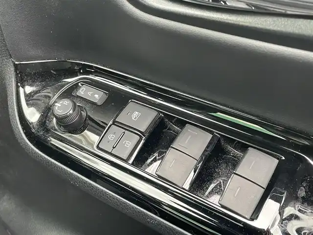 トヨタ ヴォクシー ZS 煌Ⅲ 静岡県 2021(令3)年 4.3万km ブラック ワンオーナー/トヨタセーフティセンス/・プリクラッシュセーフティ/・LDA(車線逸脱警報)/・オートマチックハイビーム/ディーラーオプションナビ/・アルパイン(EX11NX)/・Bluetooth/USB/・フルセグTV/SD/・HDMI/CD/DVD/・AM/FM/ドライブレコーダー（前後方向）/ストップアンドスタートシステム/クルーズコントロール/クリアランスソナー/ビルトインETC/純正16インチAW/LEDヘッドライト/フォグライト/両側パワースライドドア/スマートキー2個/プッシュスタート/新車保証書/取扱説明書