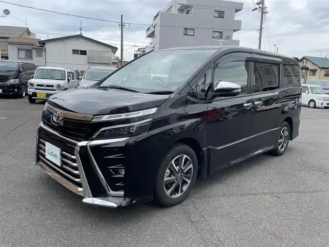 トヨタ ヴォクシー ZS 煌Ⅲ 静岡県 2021(令3)年 4.3万km ブラック ワンオーナー/トヨタセーフティセンス/・プリクラッシュセーフティ/・LDA(車線逸脱警報)/・オートマチックハイビーム/ディーラーオプションナビ/・アルパイン(EX11NX)/・Bluetooth/USB/・フルセグTV/SD/・HDMI/CD/DVD/・AM/FM/ドライブレコーダー（前後方向）/ストップアンドスタートシステム/クルーズコントロール/クリアランスソナー/ビルトインETC/純正16インチAW/LEDヘッドライト/フォグライト/両側パワースライドドア/スマートキー2個/プッシュスタート/新車保証書/取扱説明書