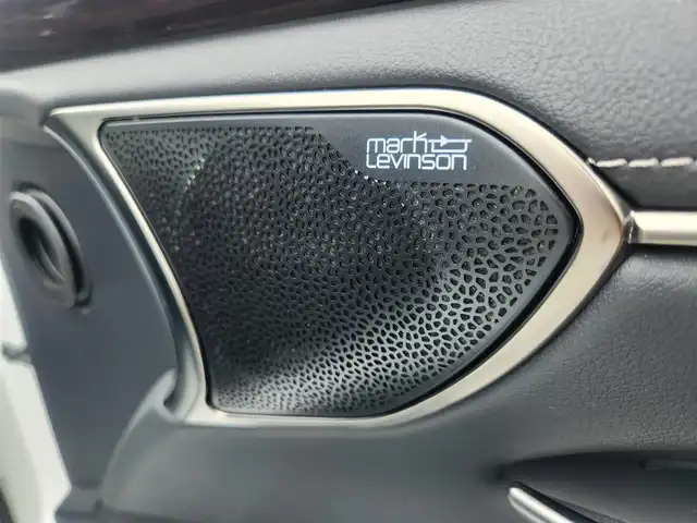レクサス ＥＳ 300h バージョンL 山形県 2019(平31)年 9.1万km ソニッククォーツ 〇純正12、3インチナビ/〇フルセグＴＶ/〇バックカメラ/〇パノラミックビューモニター/〇マークレビンソンサウンドシステム/〇ビルトインETC2、0/〇ドライブレコーダー/〇セーフティシステムプラス/〇ブラインドスポットモニター/〇ヘッドアップシステム/〇置くだけ充電/〇ムーンルーフ/〇パワートランクリッド/〇LEDヘッドランプ/〇オートライト/〇純正17インチスタッドレスアルミタイヤ/〇本木製革巻きコンビステアリング/〇ステアリングヒーター/〇パドルシフト/〇パワーシート/〇シートヒーター/〇シートベンチレーション/〇メモリーシート/〇左右独立温度調整オートエアコン/〇スマートエントリー/〇禁煙車