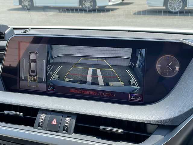 レクサス ＥＳ 300h バージョンL 山形県 2019(平31)年 9.1万km ソニッククォーツ 禁煙車/ムーンルーフ/パノラミックビューモニター/セーフティシステムプラス/ブラインドスポットモニター/ヘッドアップシステム/レザーシート/本木製革巻きコンビステアリング/純正12、3インチナビ/フルセグＴＶ/マークレビンソンサウンドシステム/ドライブレコーダー/ビルトインETC/置くだけ充電/100V充電/パワートランクリッド/LEDヘッドランプ/オートライト/パドルシフト/ステアリングヒーター/パワーシート/シートヒーター/シートベンチレーション/メモリーシート/左右独立温度調整オートエアコン/純正17インチスタッドレスアルミタイヤ/スマートエントリー
