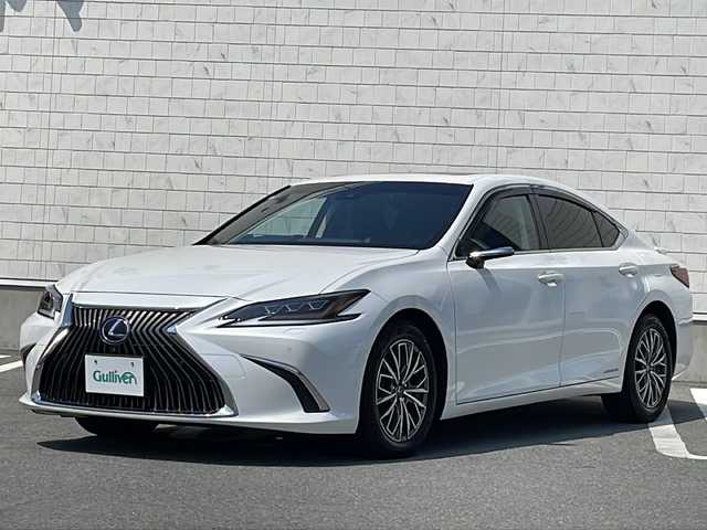 レクサス ＥＳ 300h バージョンL 山形県 2019(平31)年 9.1万km ソニッククォーツ 禁煙車/ムーンルーフ/パノラミックビューモニター/セーフティシステムプラス/ブラインドスポットモニター/ヘッドアップシステム/レザーシート/本木製革巻きコンビステアリング/純正12、3インチナビ/フルセグＴＶ/マークレビンソンサウンドシステム/ドライブレコーダー/ビルトインETC/置くだけ充電/100V充電/パワートランクリッド/LEDヘッドランプ/オートライト/パドルシフト/ステアリングヒーター/パワーシート/シートヒーター/シートベンチレーション/メモリーシート/左右独立温度調整オートエアコン/純正17インチスタッドレスアルミタイヤ/スマートエントリー