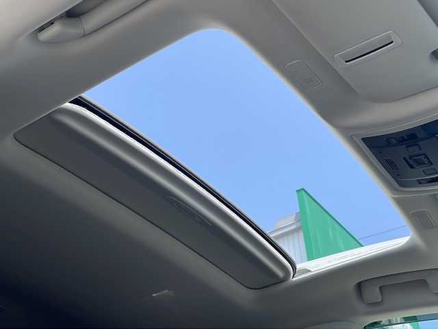 レクサス ＥＳ 300h バージョンL 山形県 2019(平31)年 9.1万km ソニッククォーツ 禁煙車/ムーンルーフ/パノラミックビューモニター/セーフティシステムプラス/ブラインドスポットモニター/ヘッドアップシステム/レザーシート/本木製革巻きコンビステアリング/純正12、3インチナビ/フルセグＴＶ/マークレビンソンサウンドシステム/ドライブレコーダー/ビルトインETC/置くだけ充電/100V充電/パワートランクリッド/LEDヘッドランプ/オートライト/パドルシフト/ステアリングヒーター/パワーシート/シートヒーター/シートベンチレーション/メモリーシート/左右独立温度調整オートエアコン/純正17インチスタッドレスアルミタイヤ/スマートエントリー