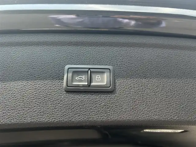 アウディ Ｑ５ 40TDIクワトロ スポーツ 滋賀県 2020(令2)年 3.3万km ミトスブラックメタリック ワンオーナー/マトリクスLEDヘッドライト/Bang＆olufsenサウンド/バーチャルコックピット/ブラックハーフレザー／シートヒーター／メモリ付きPシート/パワーバックドア/ルーフレール/ACC/BSM/３６０°カメラ/純正ナビ／Bluetooth／USB／aux/ETC２．０/フルセグテレビ