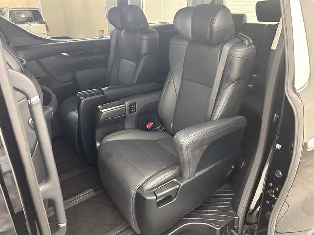 トヨタ アルファード S Cパッケージ 愛媛県 2022(令4)年 3万km ブラック ・９型ナビ（フルセグＴＶ・ＢＴ・ＦＭ・ＡＭ・ＵＳＢ）/・バックカメラ　/・サンルーフ　/・１２．１型後席モニター　/・デジタルインナーミラー　/・ビルトインＥＴＣ　/・クルーズコントロール/・ＤＮ席パワーシート　/・ＤＮ席シートヒーター/・DN席ベンチレーション/・両側パワースライドドア/・オートマチックハイビーム/・ステアリングヒーター/・パワーバックドア/・三眼LEDヘッドライト