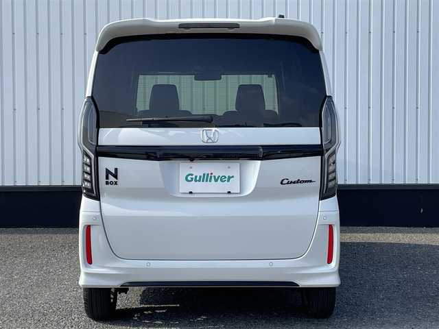 ホンダ Ｎ ＢＯＸ カスタム L ターボ スタイル+ブラック 千葉県 2022(令4)年 1.5万km プラチナホワイトパール 大型ルーフコンソール/衝突被害軽減システム/車線逸脱警報/クルーズコントロール/ハーフレザーシート/両側パワースライドドア/横滑り防止装置/ETC/アイドリングストップ/LEDヘッドライト/フォグランプ/オートライト/ウィンカーミラー/電動格納ミラー/純正15インチAW/シートヒーター/シートリフター/電子制御パーキング/ブレーキホールド/プッシュスタート/スマートキー/フロアマット/ドアバイザー/スペアキー/取扱説明書/保証書