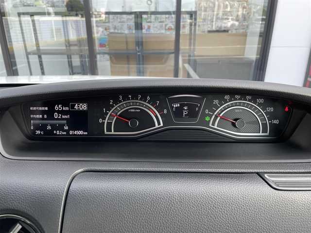 ホンダ Ｎ ＢＯＸ カスタム L ターボ スタイル+ブラック 千葉県 2022(令4)年 1.5万km プラチナホワイトパール 大型ルーフコンソール/衝突被害軽減システム/車線逸脱警報/クルーズコントロール/ハーフレザーシート/両側パワースライドドア/横滑り防止装置/ETC/アイドリングストップ/LEDヘッドライト/フォグランプ/オートライト/ウィンカーミラー/電動格納ミラー/純正15インチAW/シートヒーター/シートリフター/電子制御パーキング/ブレーキホールド/プッシュスタート/スマートキー/フロアマット/ドアバイザー/スペアキー/取扱説明書/保証書