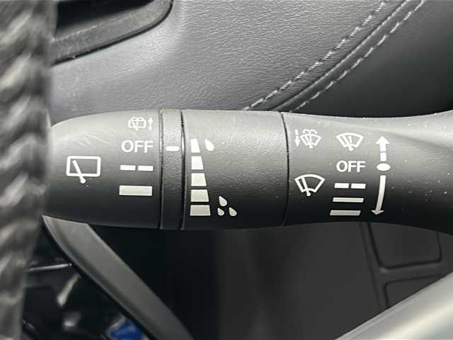 日産 セレナ e－パワー ハイウェイスター V 福岡県 2020(令2)年 3.4万km マルーンレッド 2トーン プロパイロットセーフティバック/追従型クルーズコントロール/レーンキープアシスト/エマージェンシーブレーキ/コーナーセンサー/横滑り防止装置/盗難防止装置/純正10インチナビ（BLUETOOTH/フルセグ/CD/DVD)/アラウンドビューモニター/バックカメラ/フロントカメラ/サイドカメラ/両側パワースライドドア/LEDライト/オートライト/社外16インチAW/スマートキー/スペアキー/プッシュスタート/社外フリップダウンモニター/保証書/取扱説明書